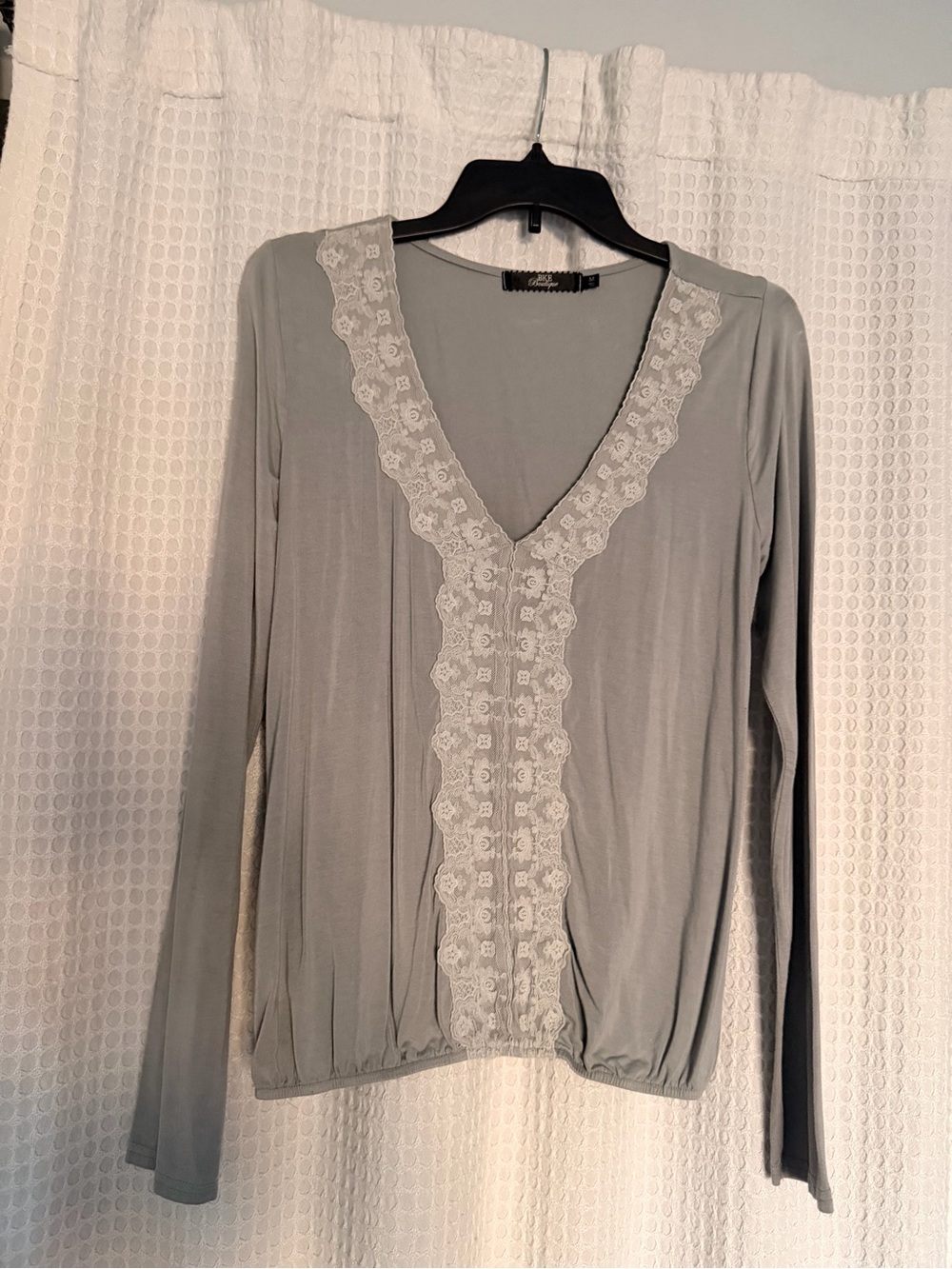 BKE Light Gray Long Sleeve V-Neck Top with Lace Trim